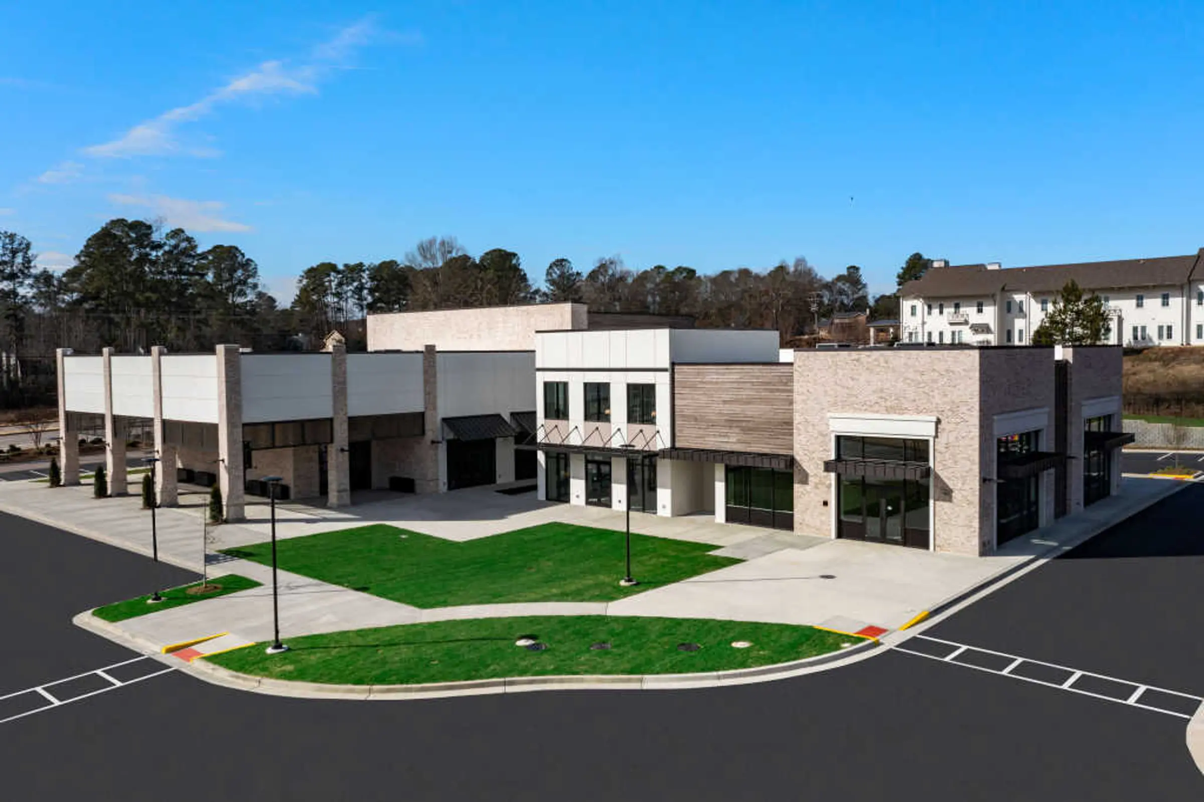 Elewacja centrum handlowego West Lake Commons