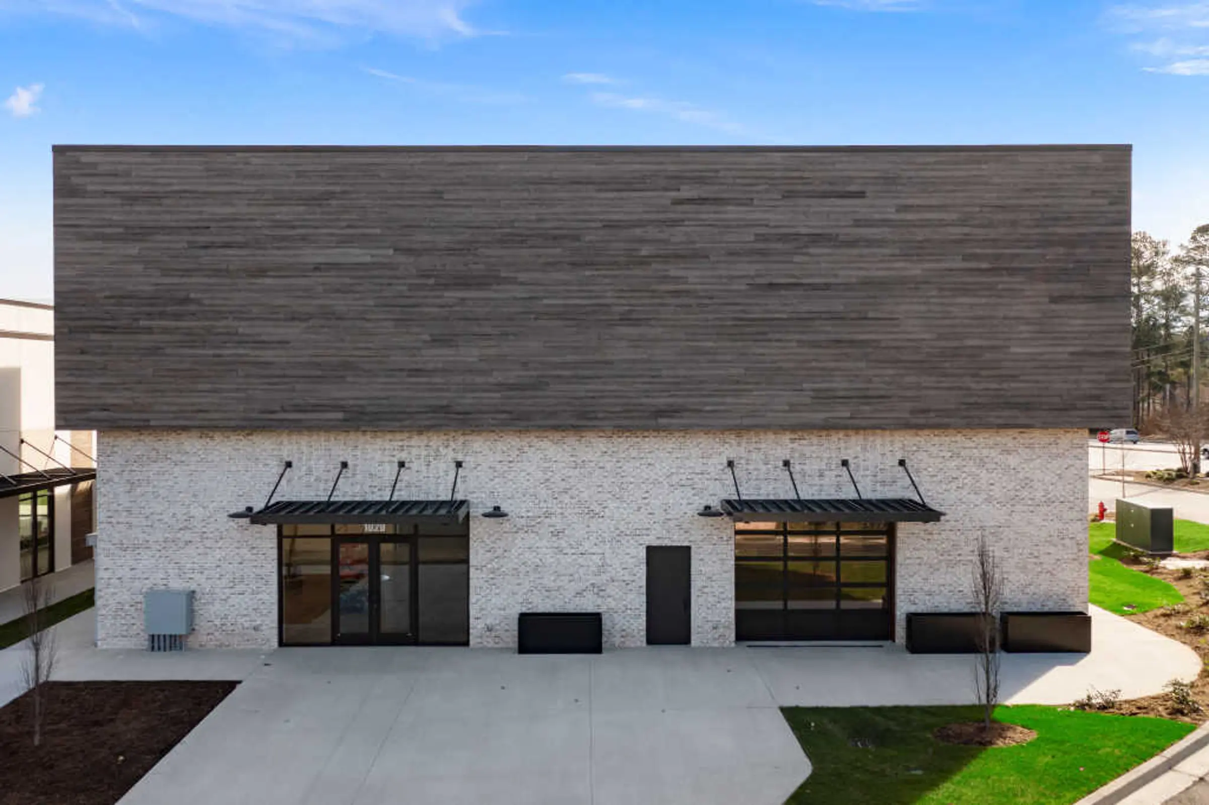 Elewacja centrum handlowego West Lake Commons