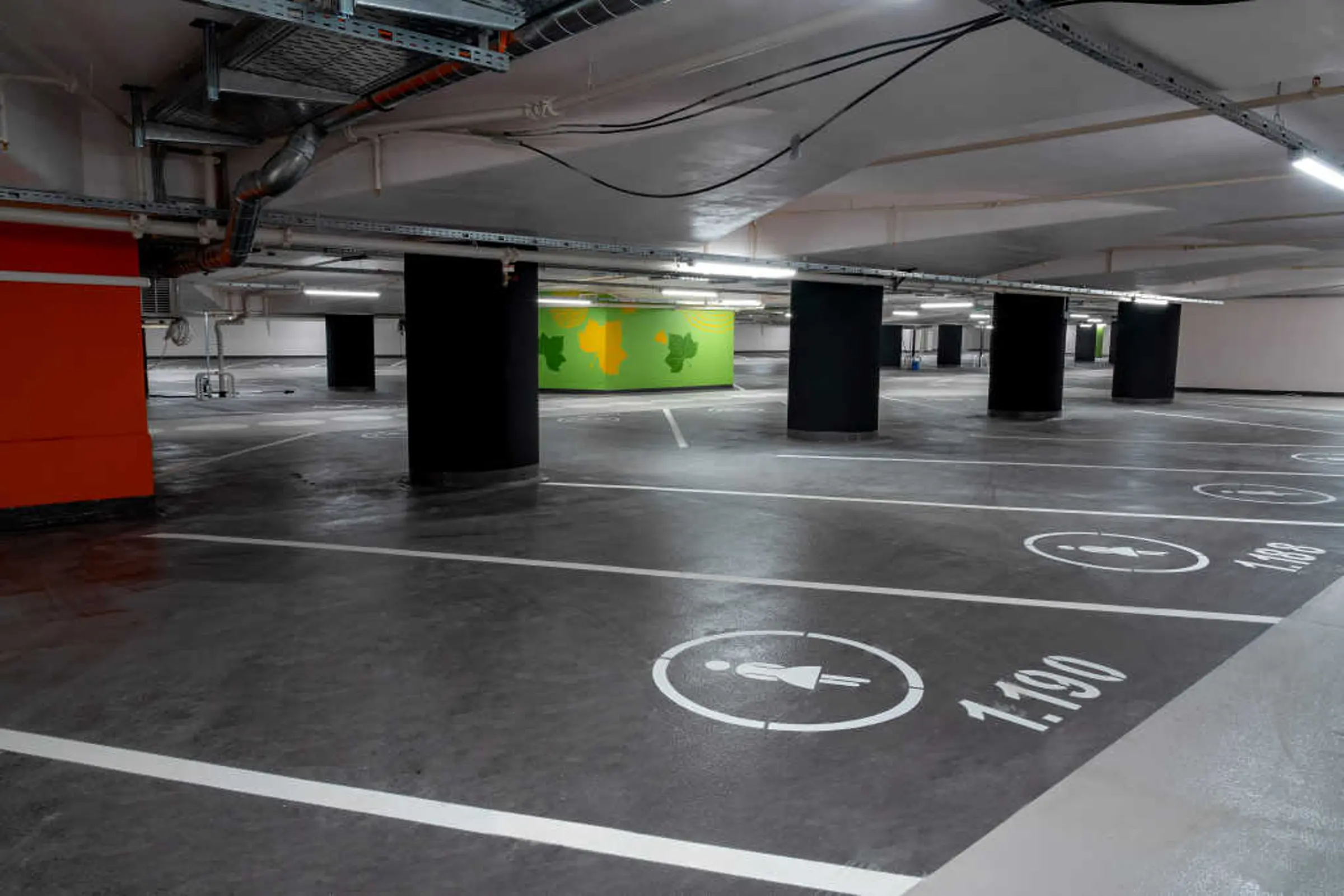 Parking podziemny Centrum / Zamek w Ettlingen po modernizacji