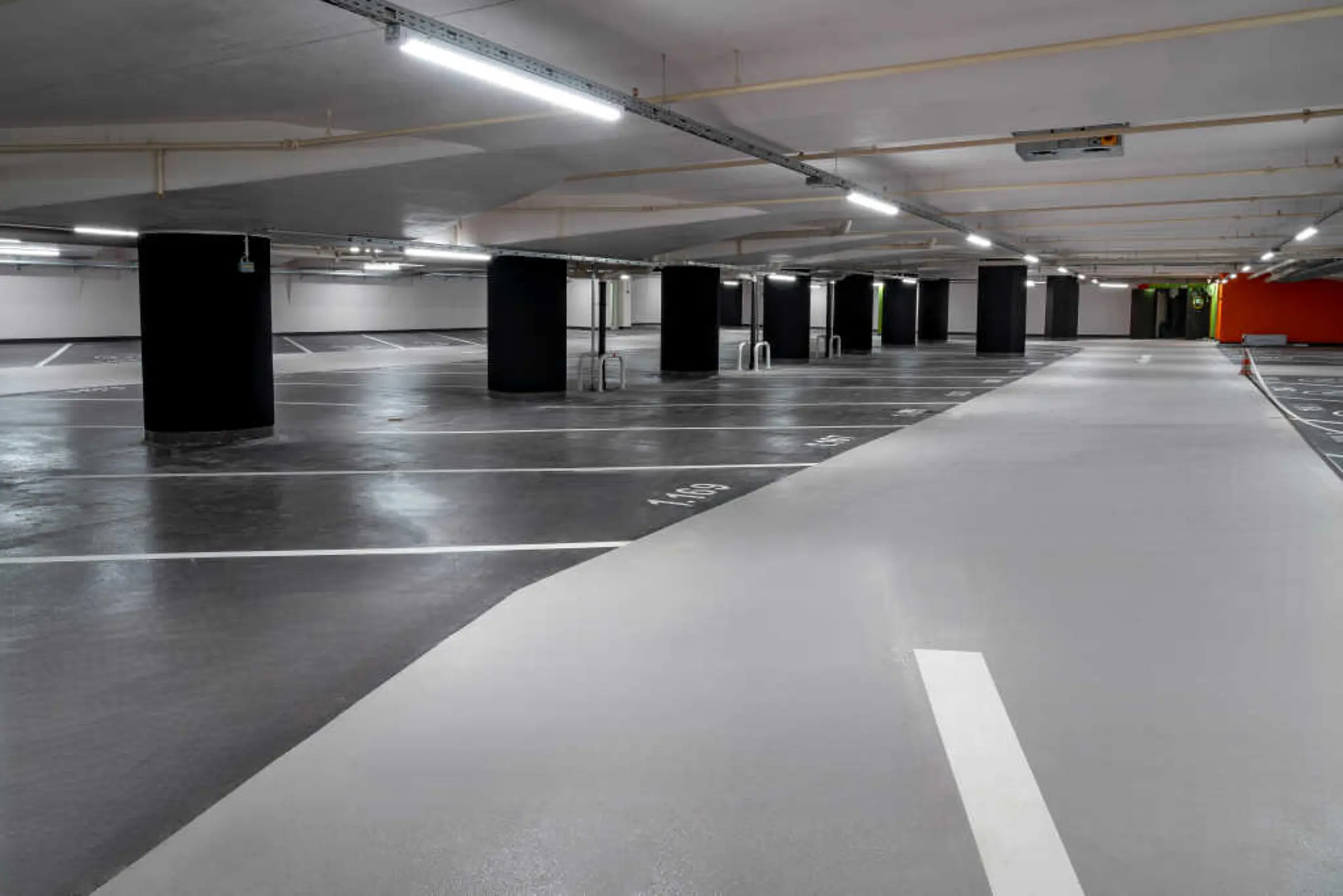 Parking podziemny Centrum / Zamek w Ettlingen po modernizacji