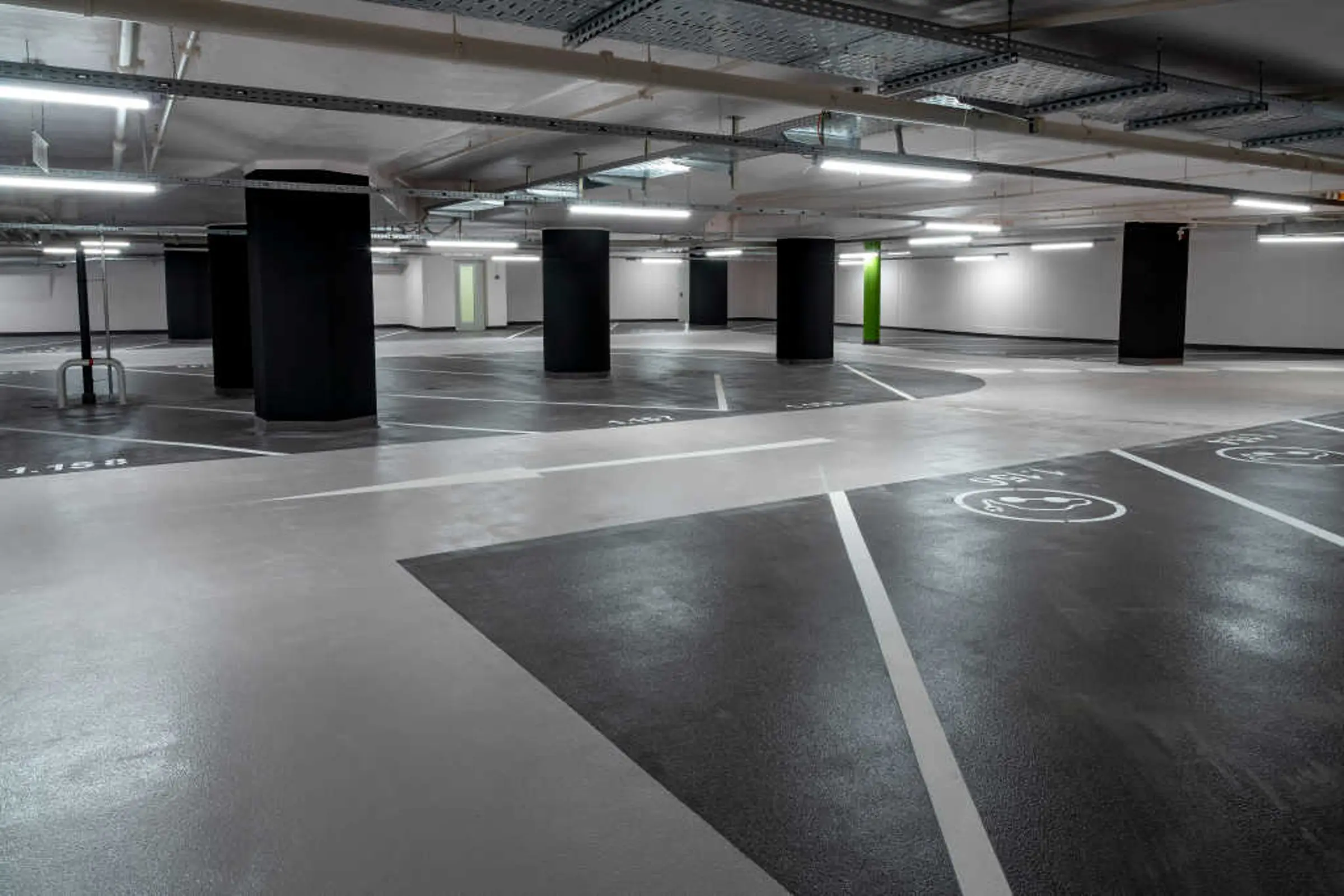 Parking podziemny Centrum / Zamek w Ettlingen po modernizacji
