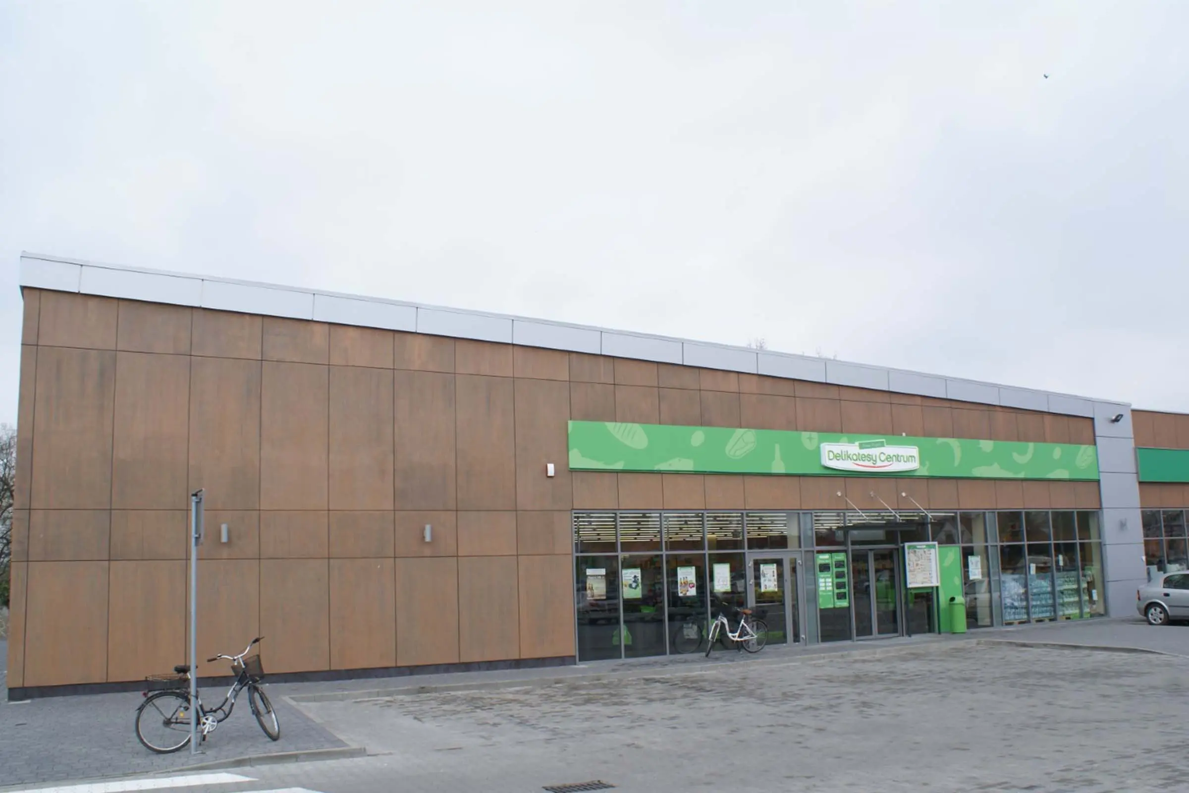 Park handlowy z dworcem autobusowym