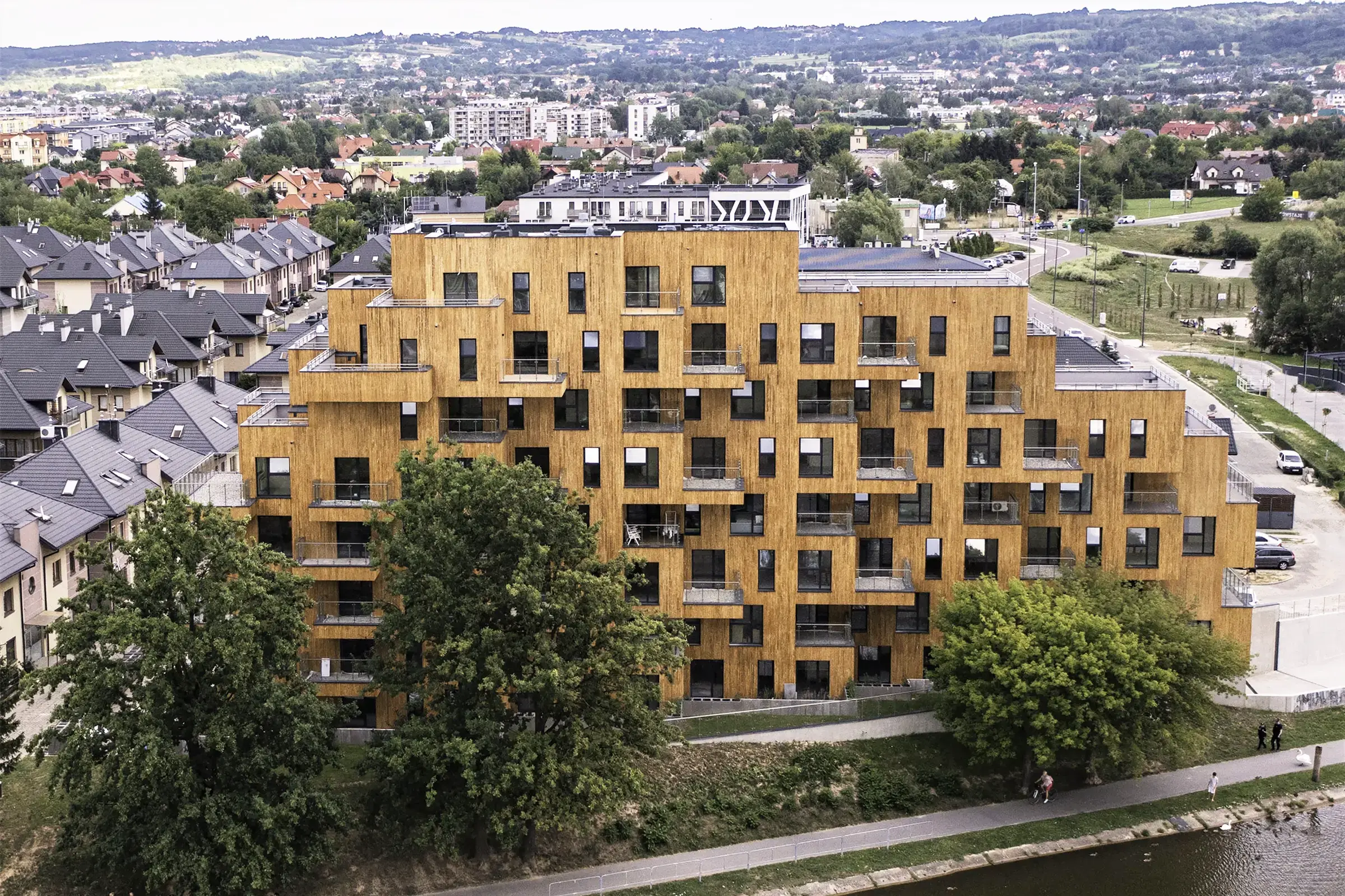 Wooden House w Rzeszowie – budynek z elewacją imitującą drewno