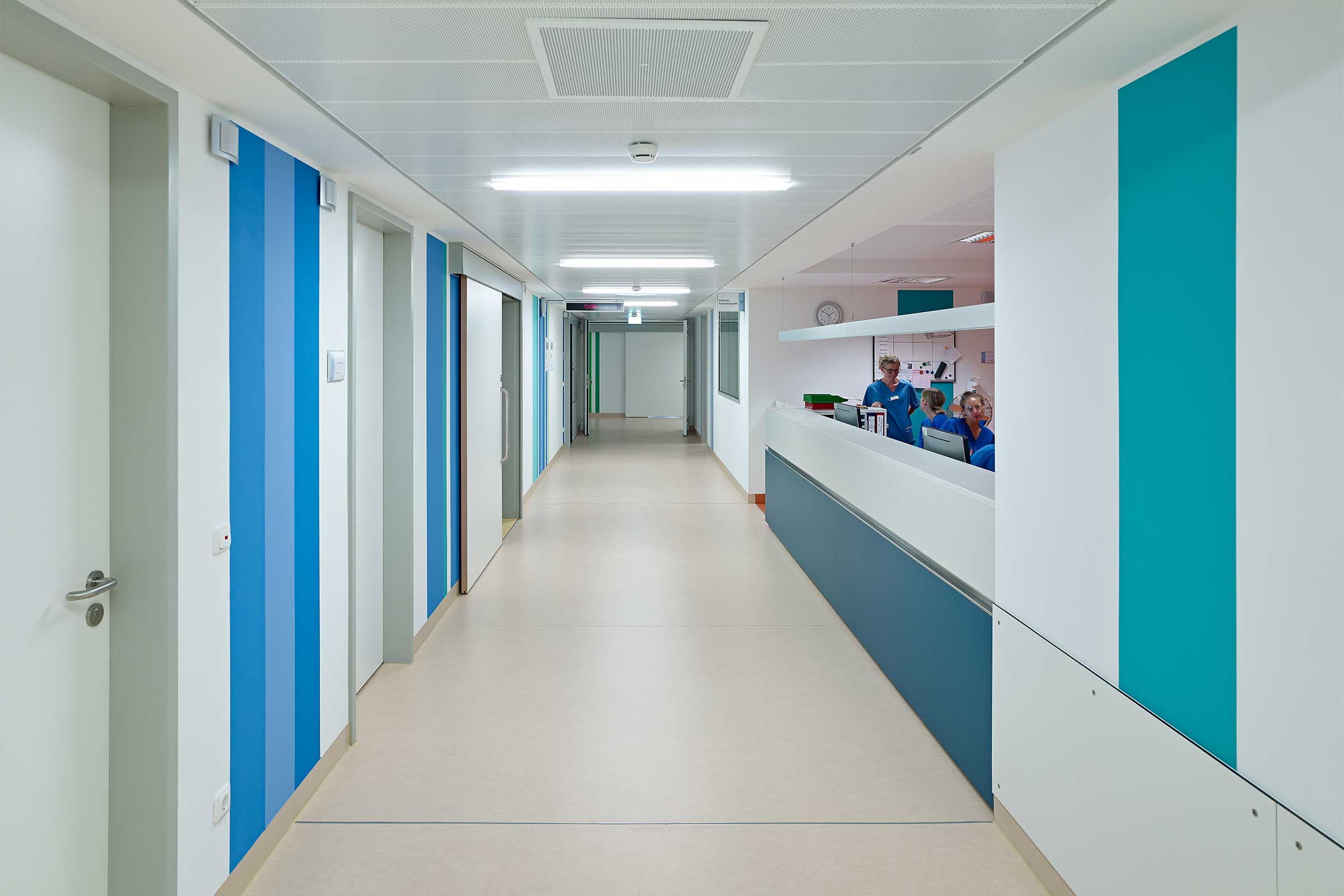 Odporna na zmywanie farba ścienna StoColor PuraClean na ścianach szpitala.